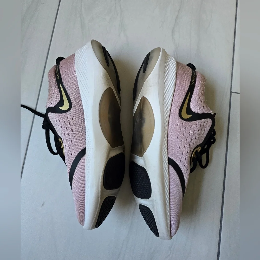 Nike Women's Pink and Black Sneakers Size 5.5